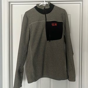 Mountain Hardwear Pullover. Size L